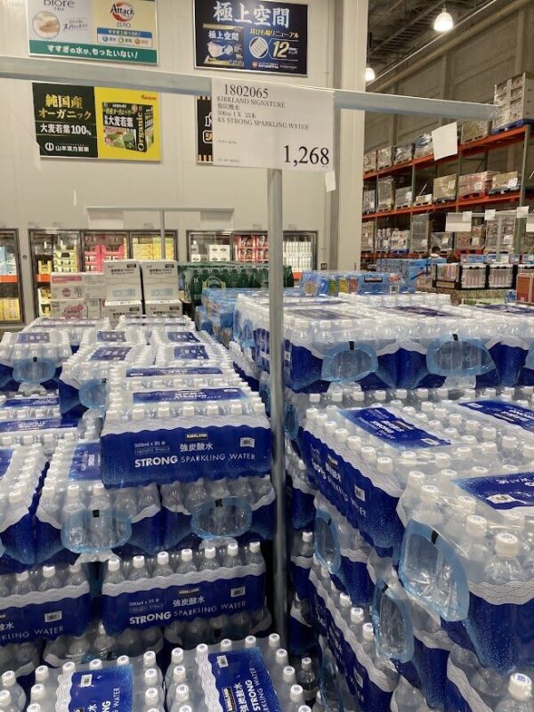 コストコの炭酸水500ml35本入りの陳列画像