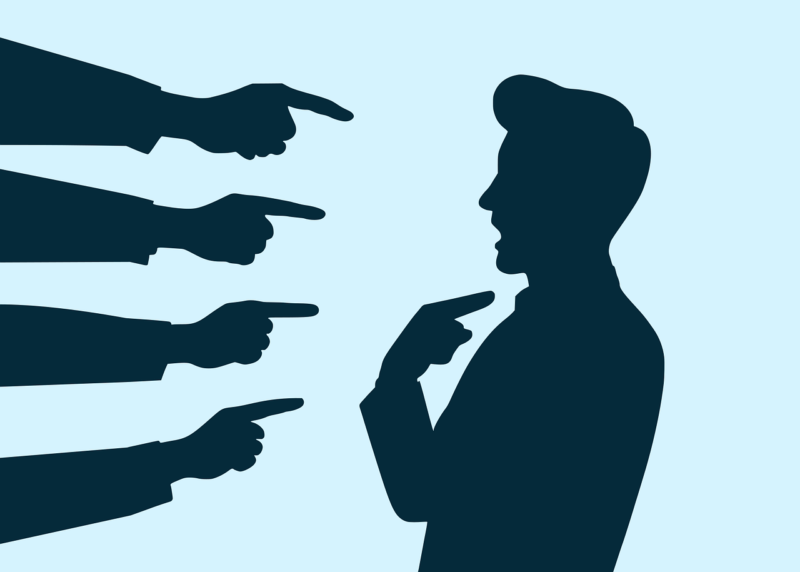 多くの手から指を差され、自分自身を指差して驚く男性のシルエット