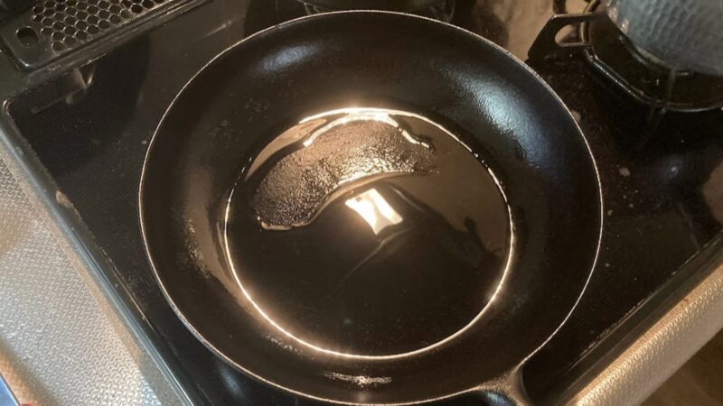 予熱して油をたっぷりひいたフライパン