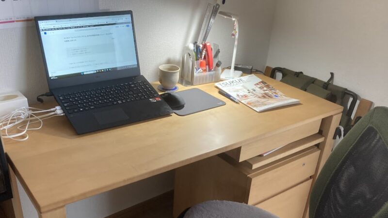 カリモク「ユーティリティプラス」を約7年半使っている実際のデスク
