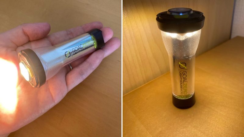 Goal Zero(ゴールゼロ)LIGHTHOUSE micro FLASH の2分割比較画像。左側は手のひらに載せて先端のフラッシュライトを強く点灯させている様子、右側はテーブルの上に置いてランタンモードで周囲を照らしている様子。